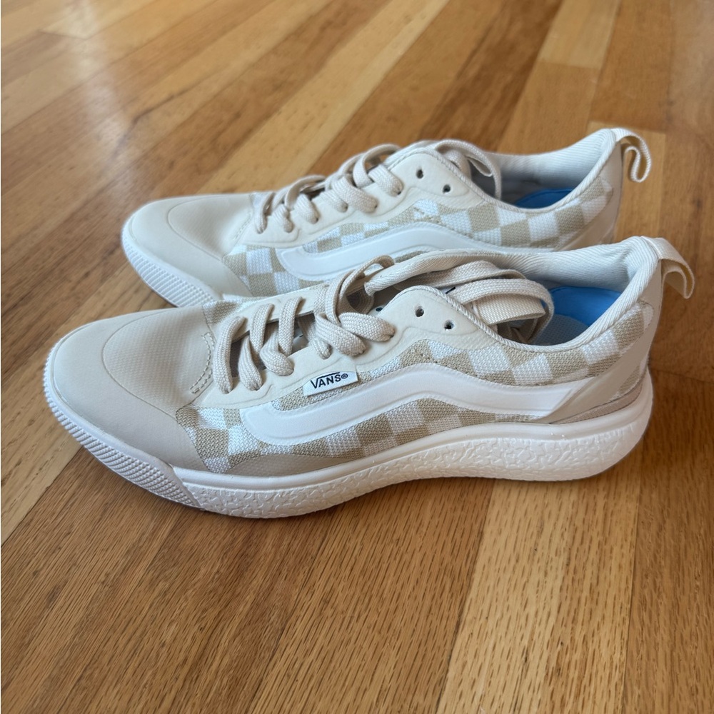 Vans Kids Ultrarange Checkerboard Lace-Up Sneakers in Cream White